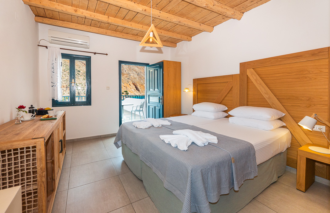 Porto Loutro on the Hill – Top Floor Room