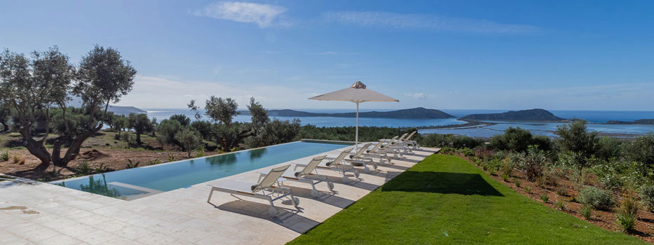 Greek Island Holidays, Villas near the beach | Simpson Travel